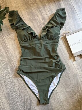 Cupshe Ruffled V-Neck Tummy Control One-Piece Swimsuit in Olive Green. Size M